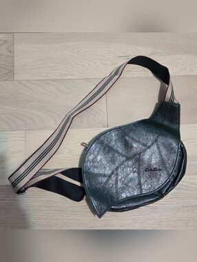 Louie Fujia Leaf Crossbody Bag